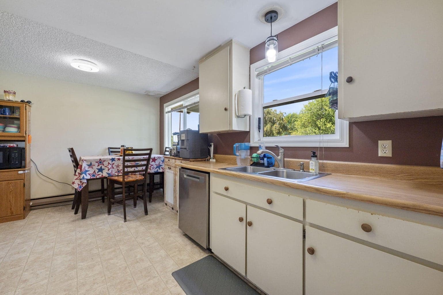 Photo of 2800 Slayton Court 7 of 18
