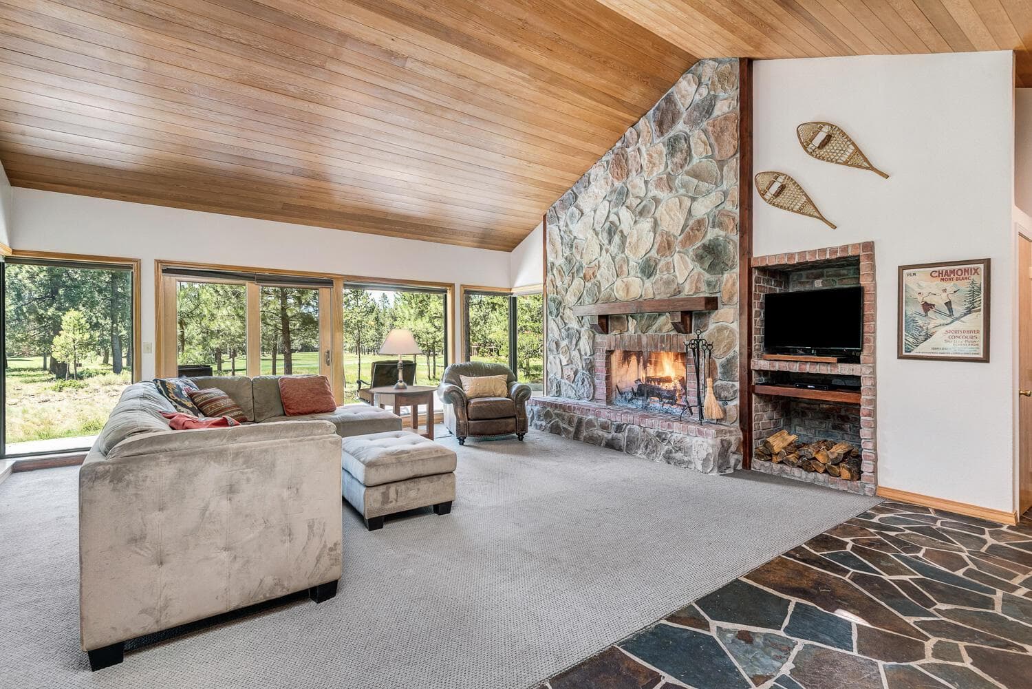 Photo of 58051 Trophy Lane 4 of 35