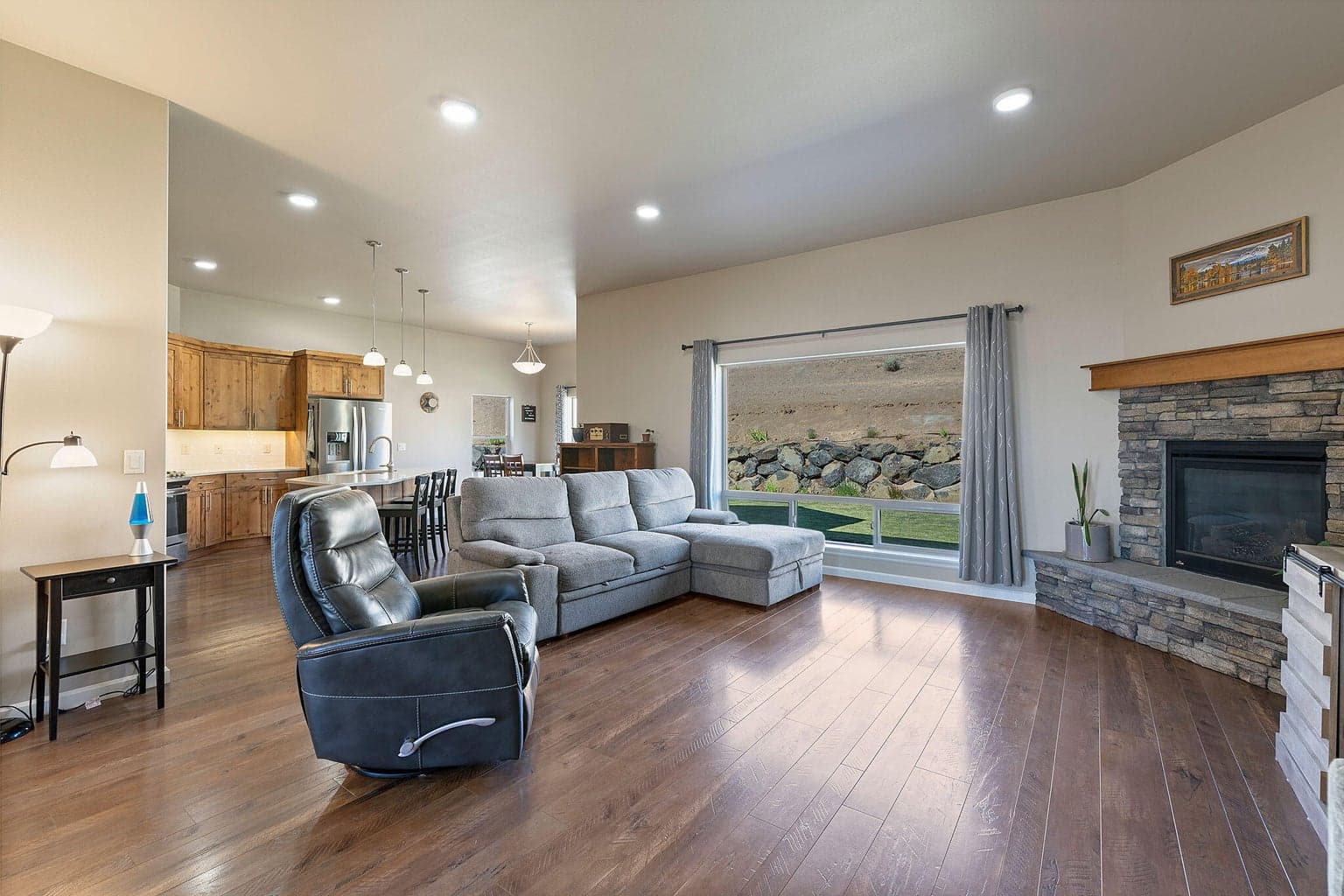 Open Floor plan with vaulted ceilings.