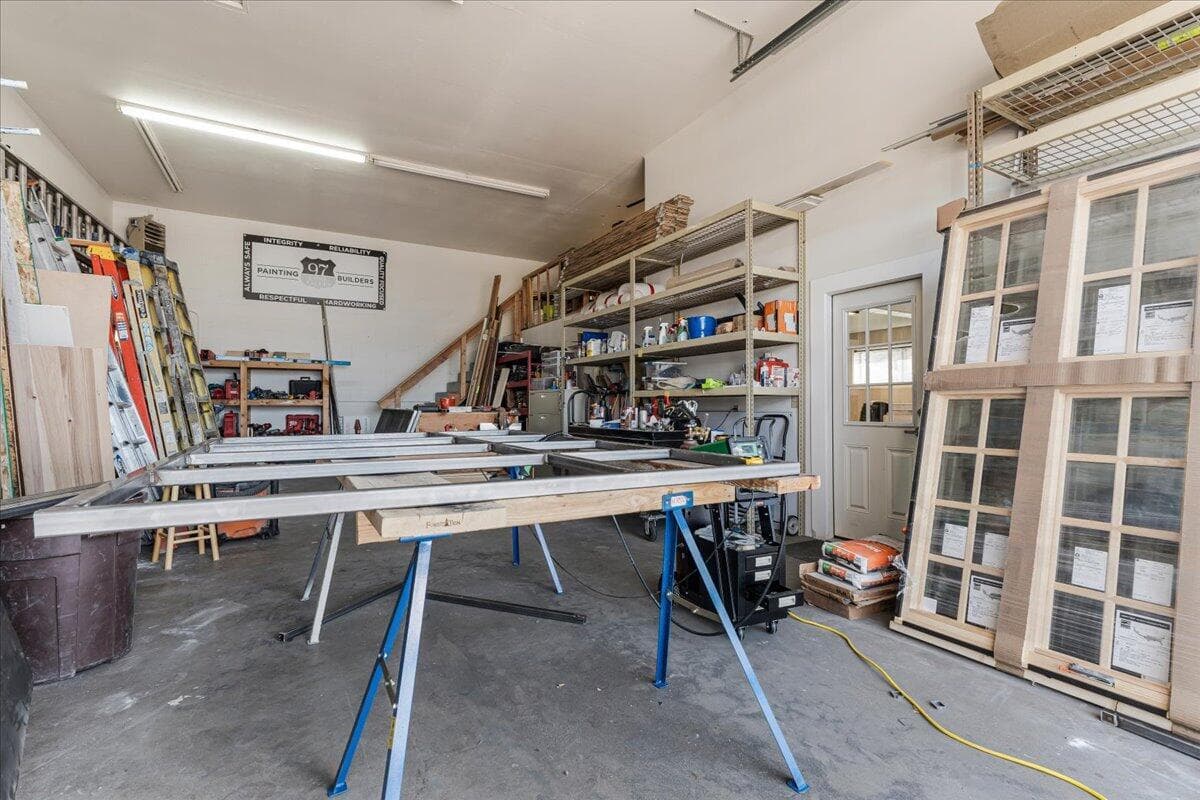 Photo of 2550 NE 2nd Street 12 of 31