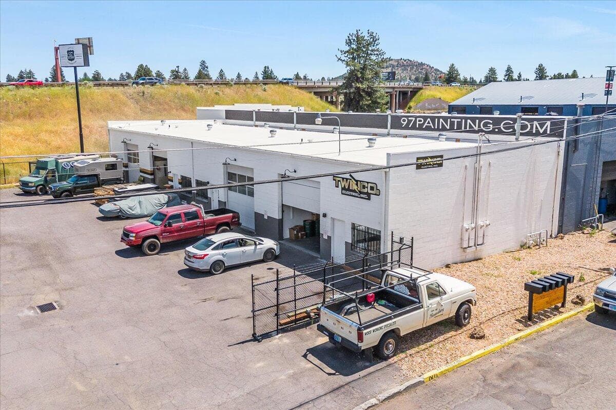 Photo of 2550 NE 2nd Street 14 of 31