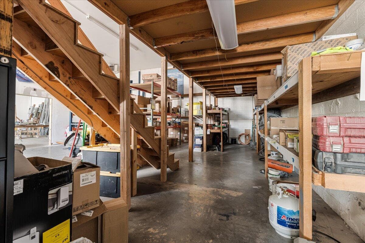 Photo of 2550 NE 2nd Street 19 of 31