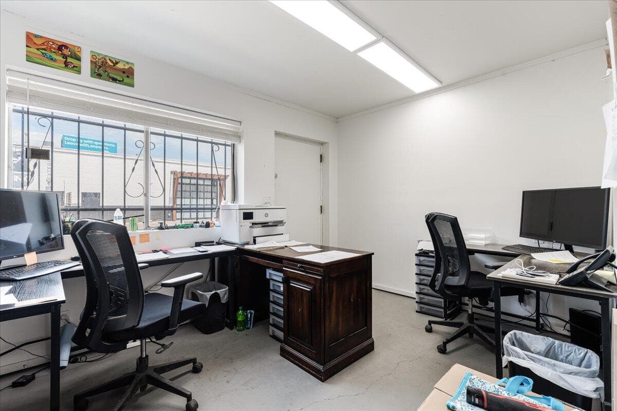 Photo of 2550 NE 2nd Street 21 of 31