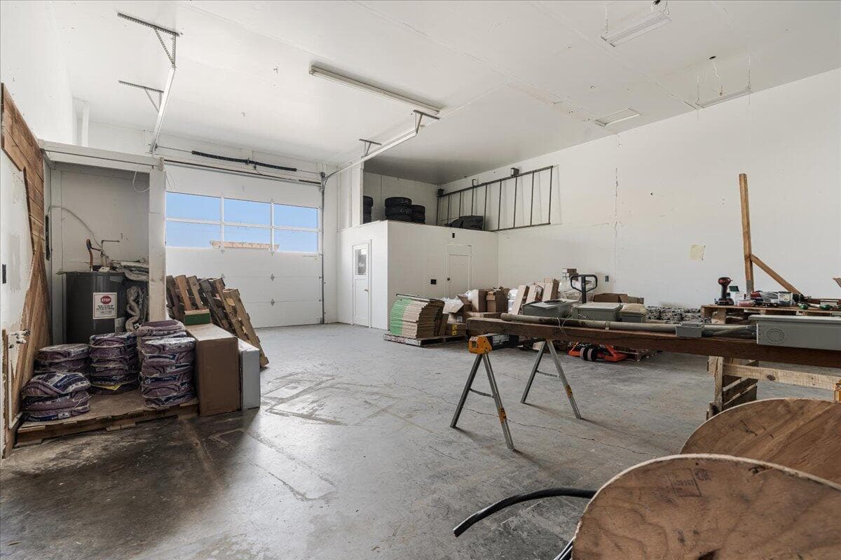Photo of 2550 NE 2nd Street 22 of 31