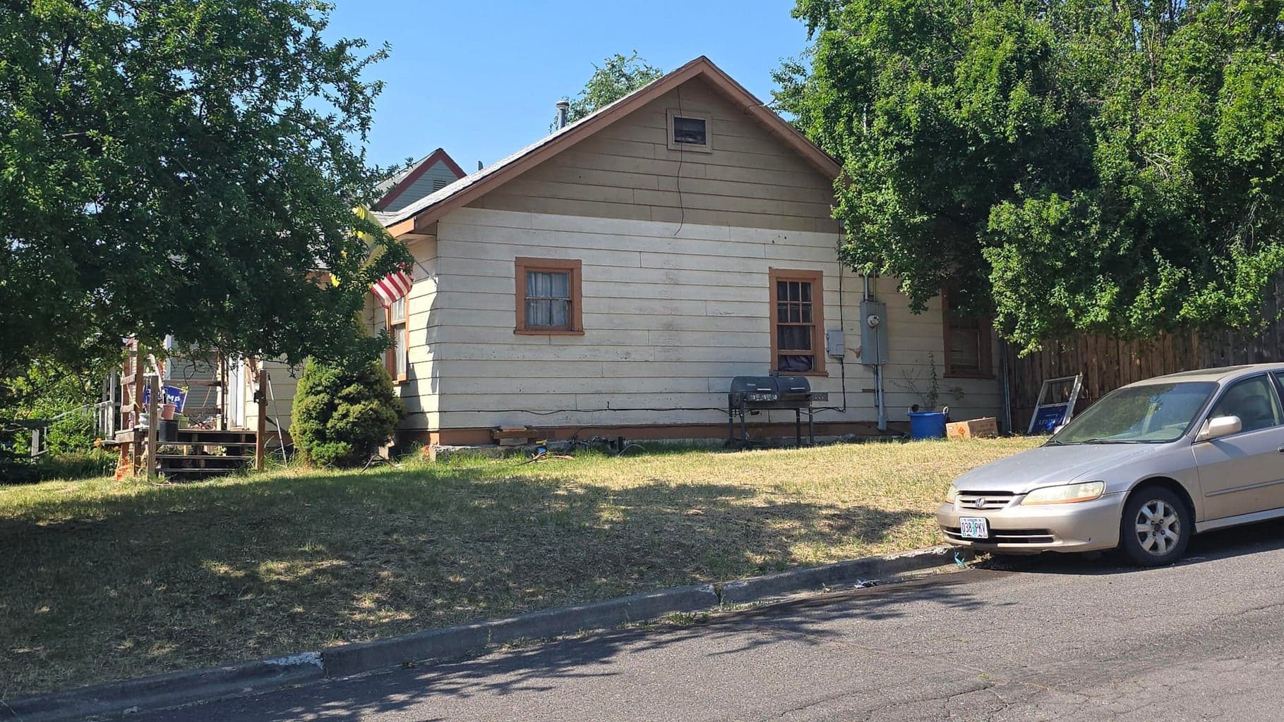Photo of 1642 Crescent 3 of 4