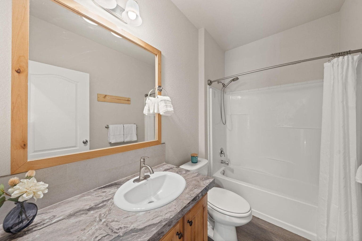 2nd Bathrooom