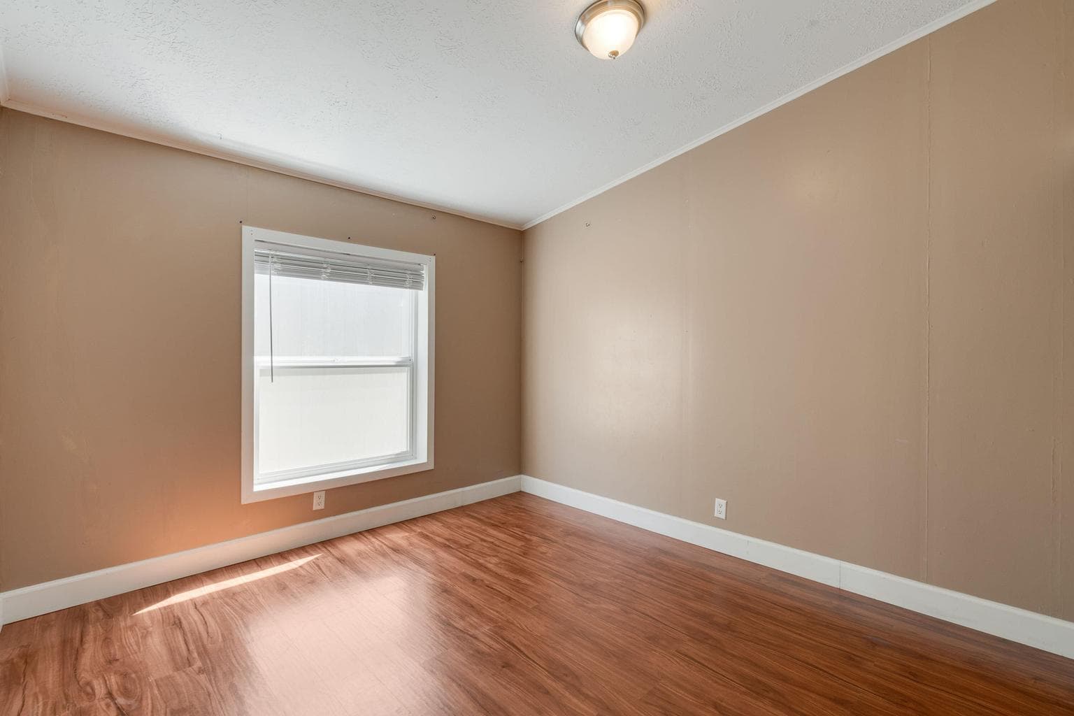Third bedroom.