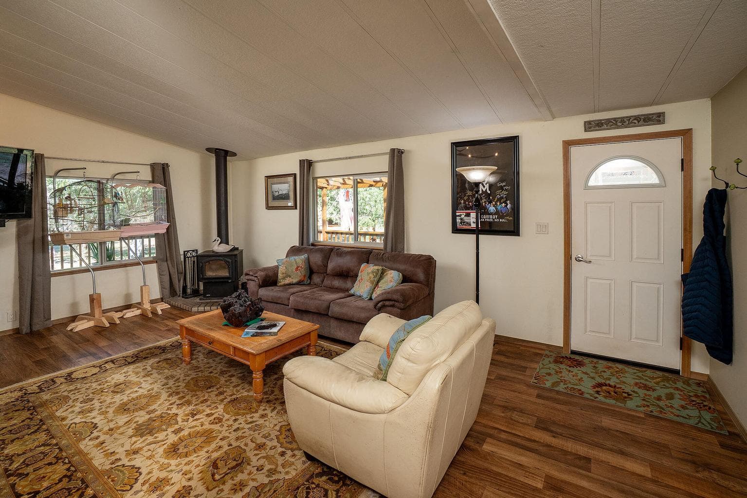 Vaulted living room w/woodstove