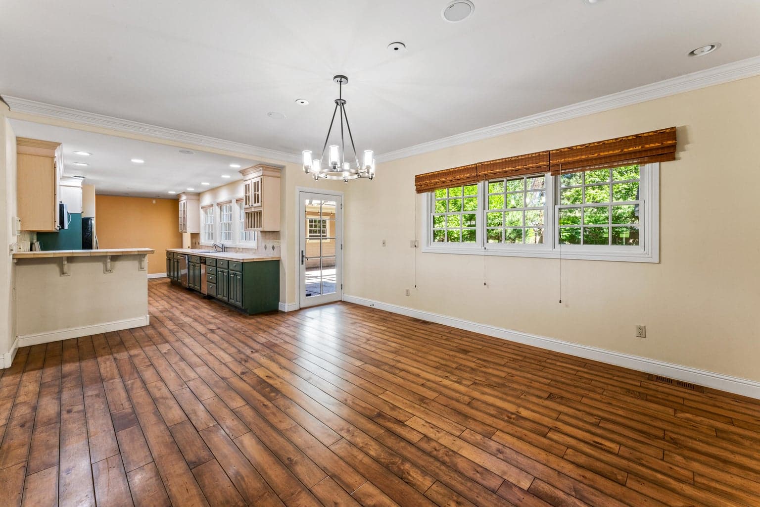 Photo of 540 S Pine Street 14 of 38