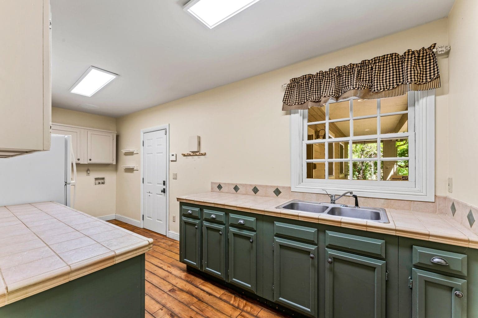 Photo of 540 S Pine Street 19 of 38