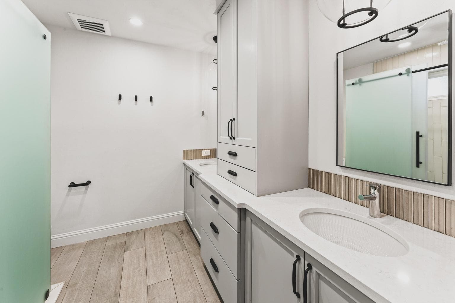 Photo of 540 S Pine Street 23 of 38