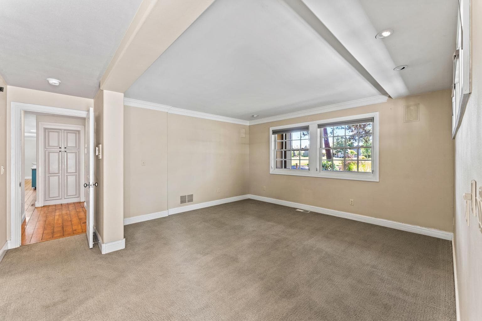 Photo of 540 S Pine Street 21 of 38