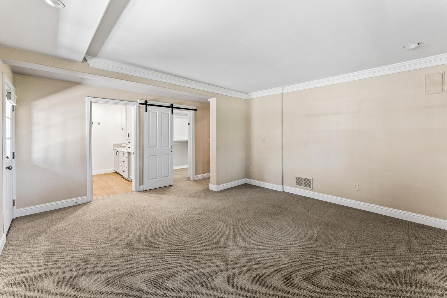 Photo of 540 S Pine Street 22 of 38