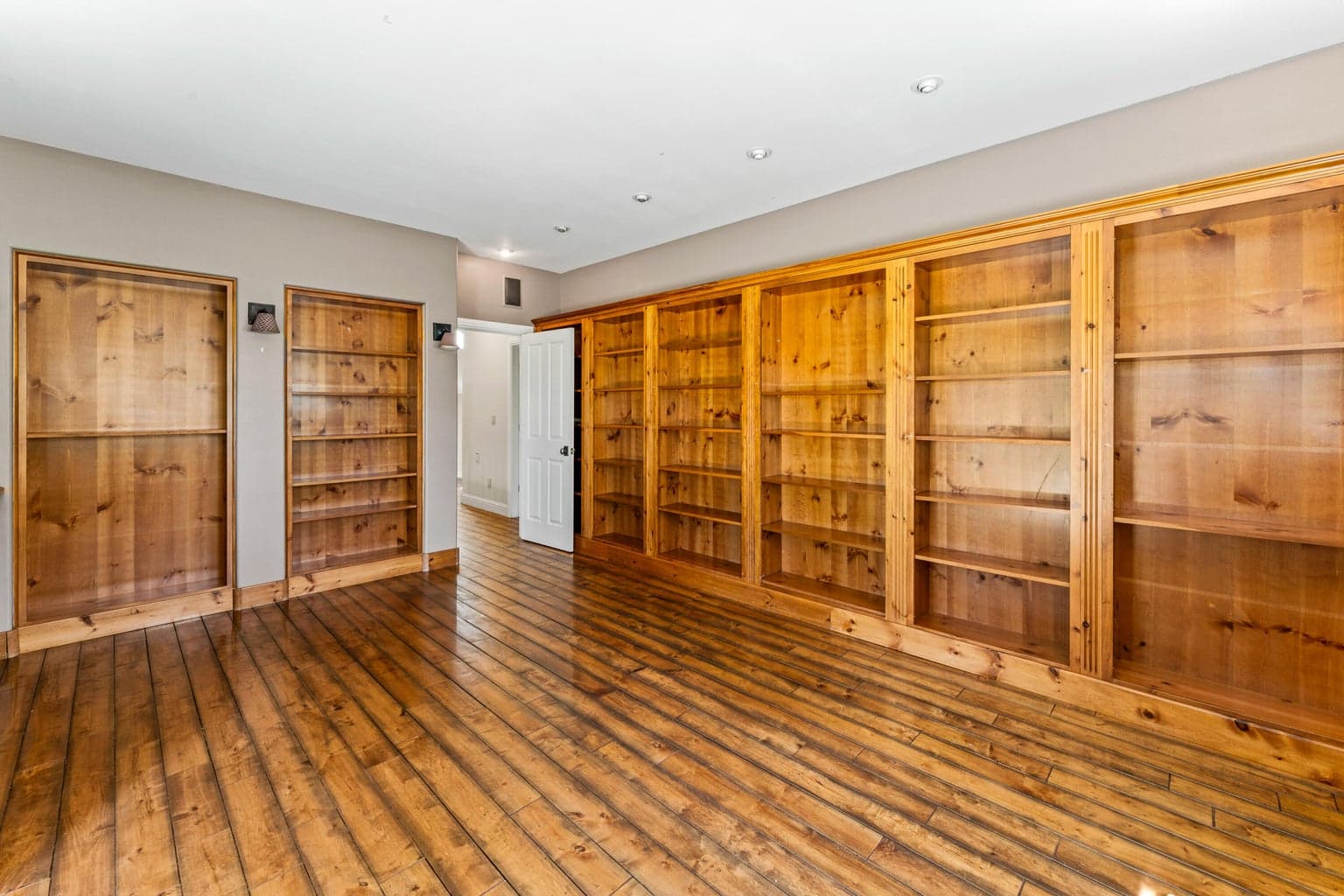 Photo of 540 S Pine Street 28 of 38