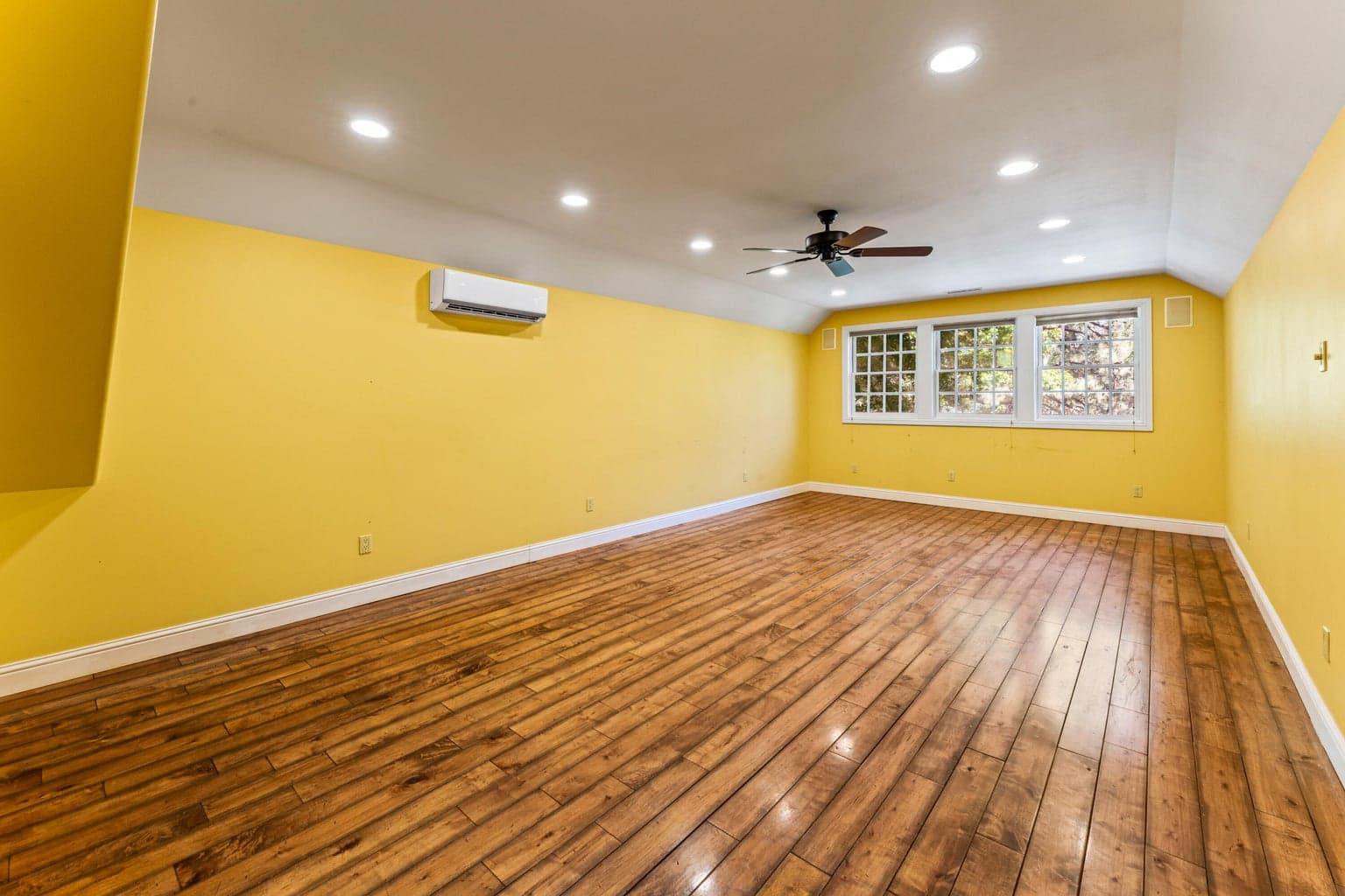 Photo of 540 S Pine Street 33 of 38