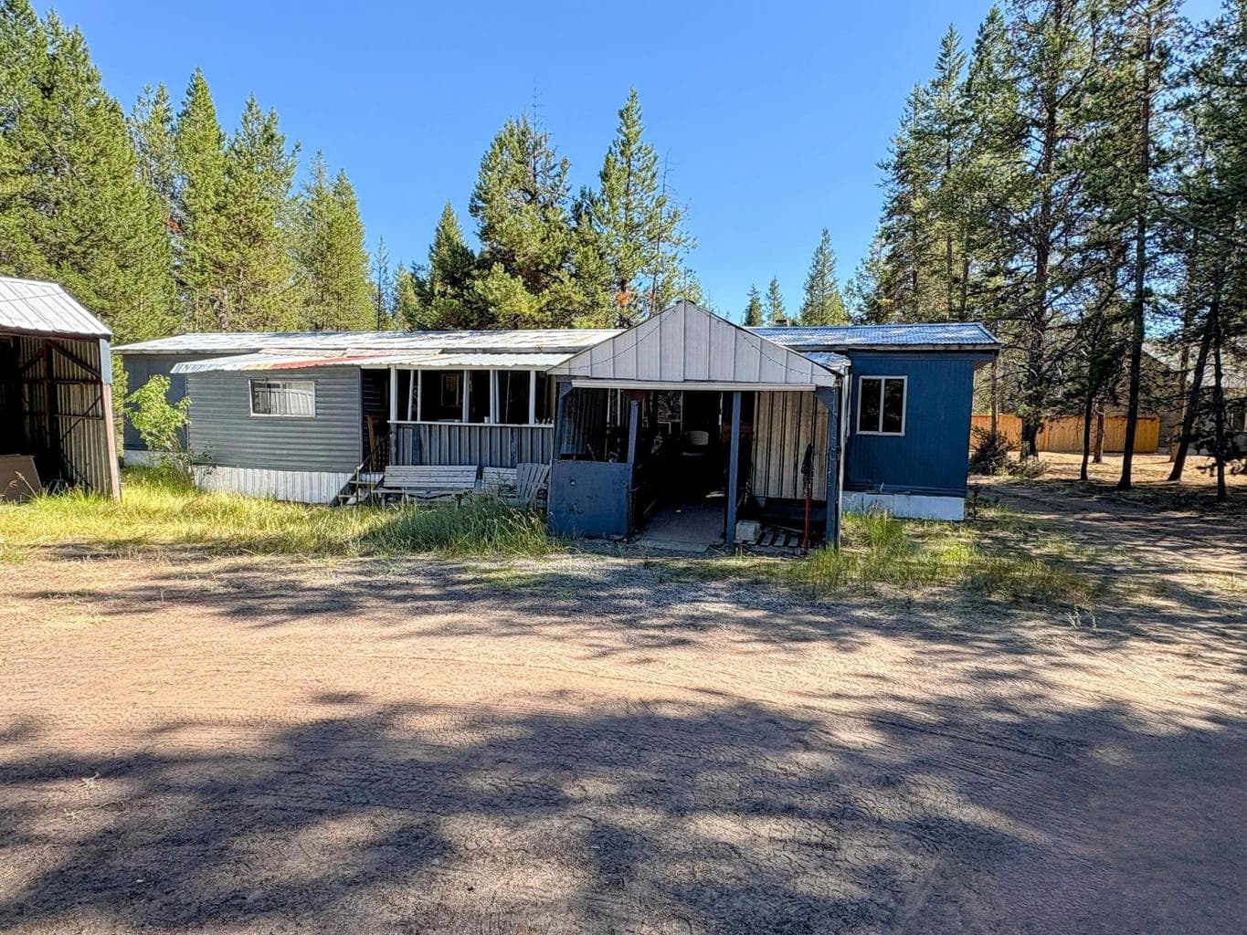 Photo of 16105 Dyke 1 of 19