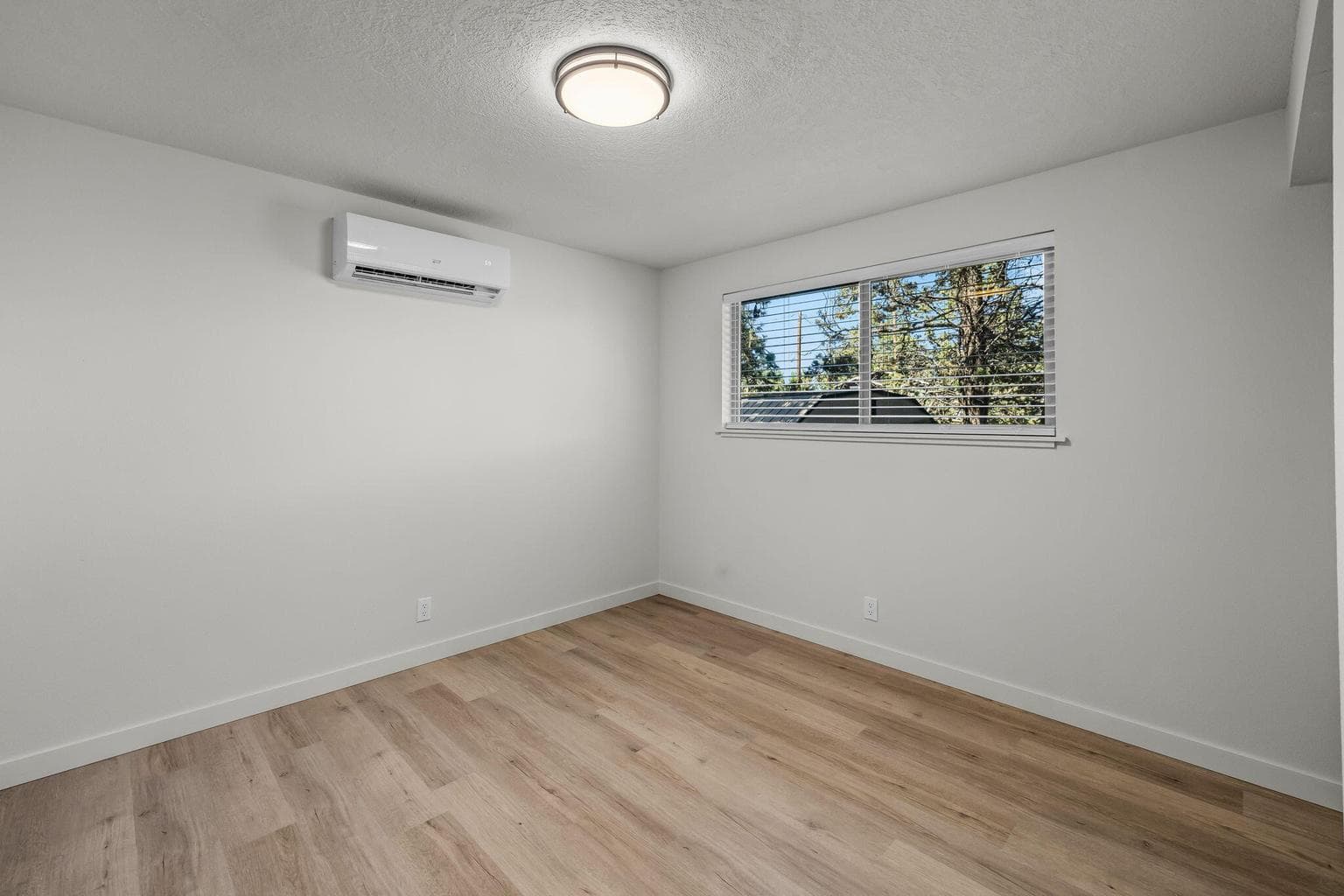 Photo of 20368 Fairway Drive 25 of 29