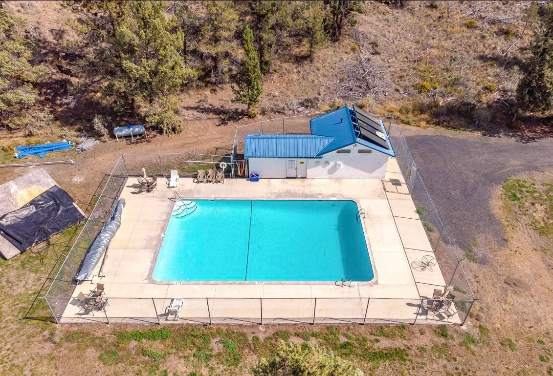 Photo of 11480 Lister Avenue 5 of 6