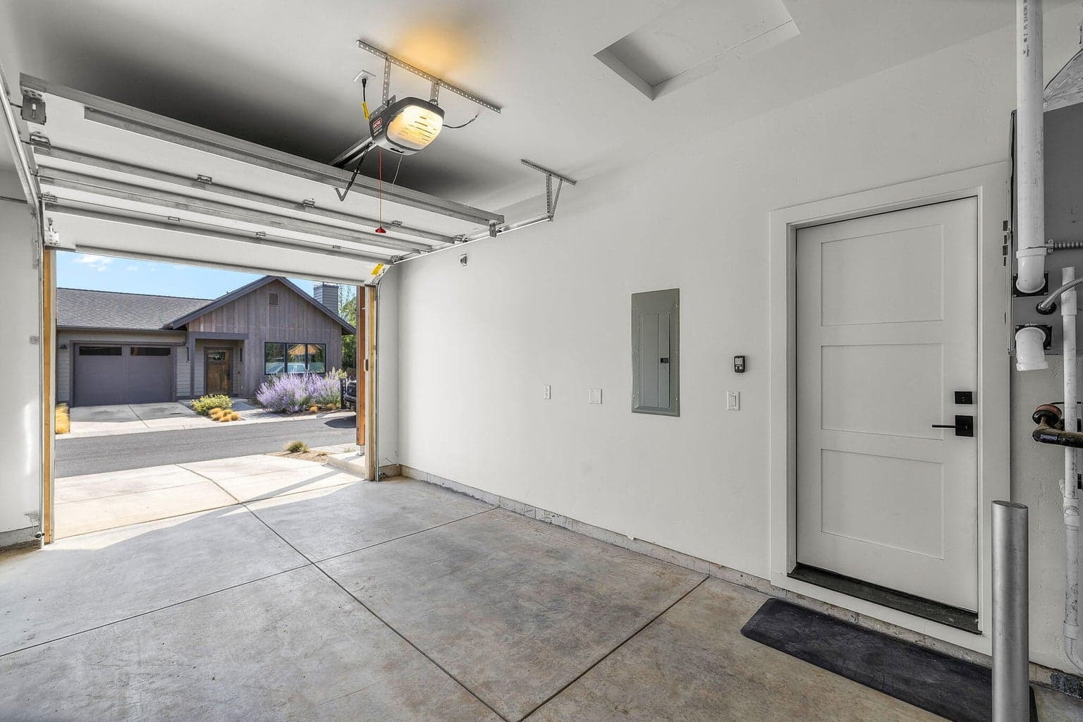 Photo of 61301 Howe Way 23 of 31