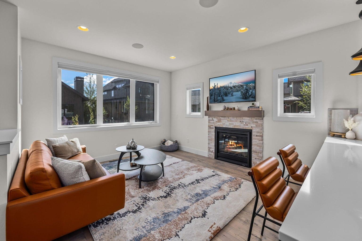 Photo of 61301 Howe 5 of 31