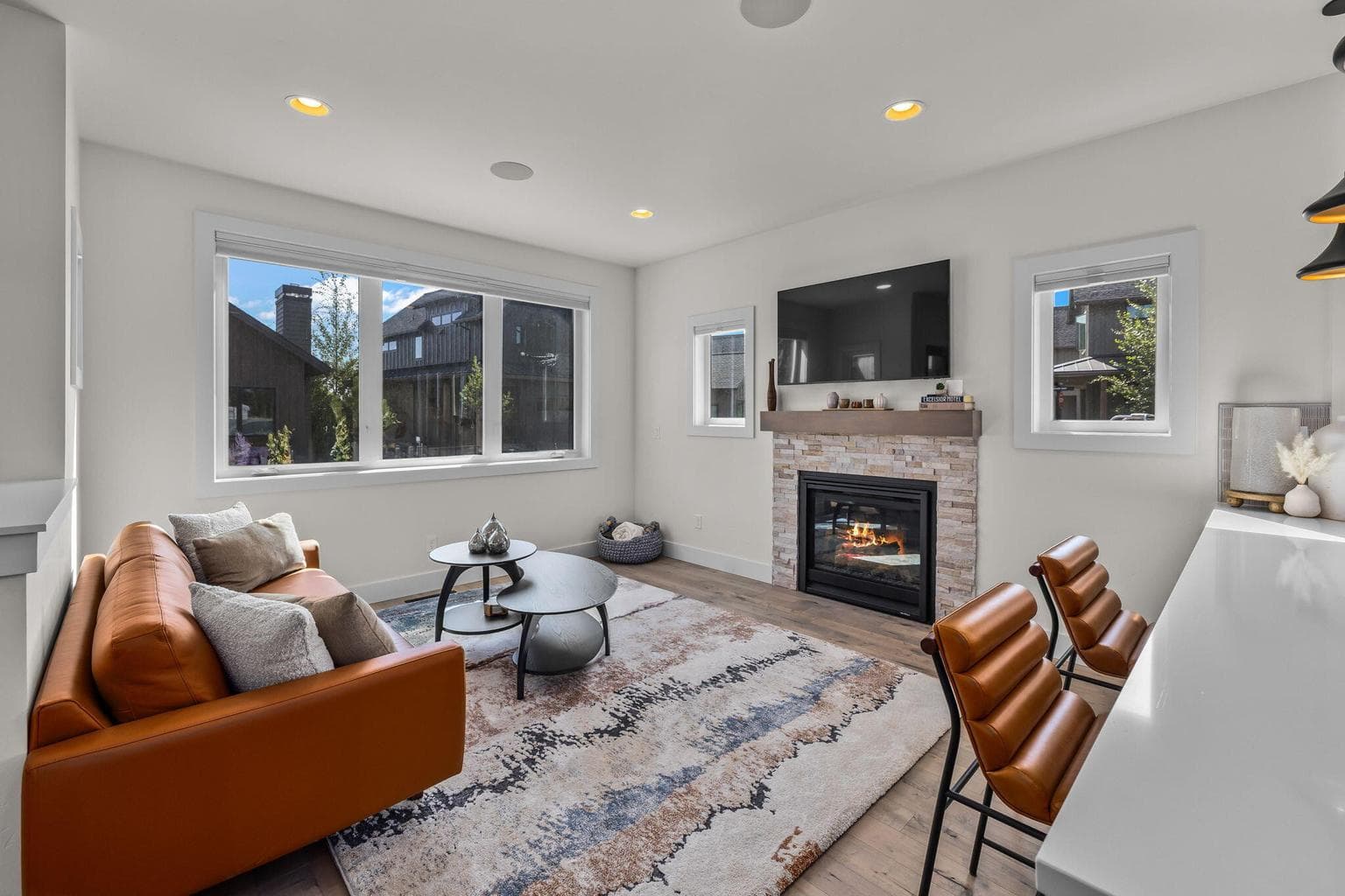 Photo of 61301 Howe Way 6 of 31