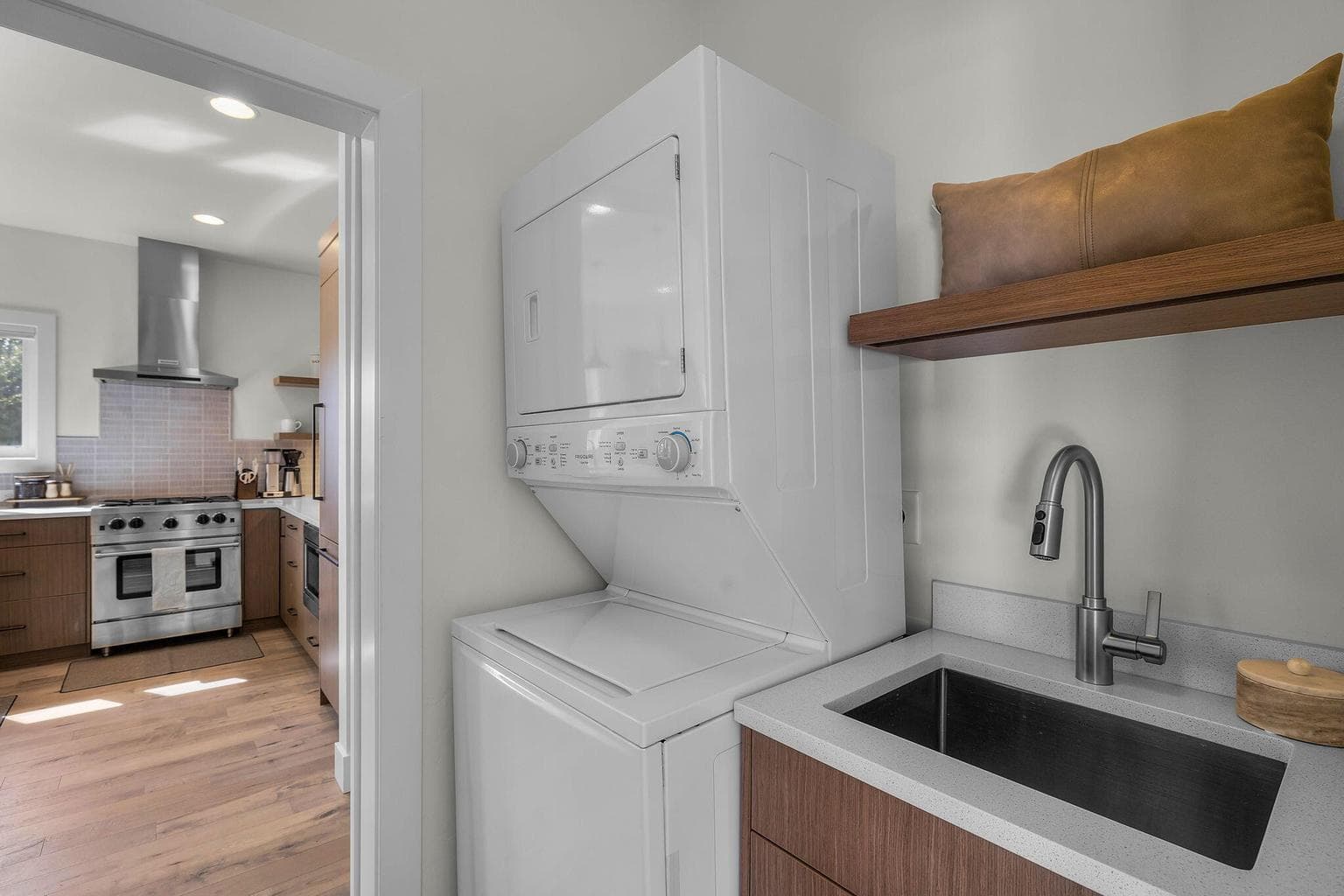 Photo of 61301 Howe Way 12 of 31