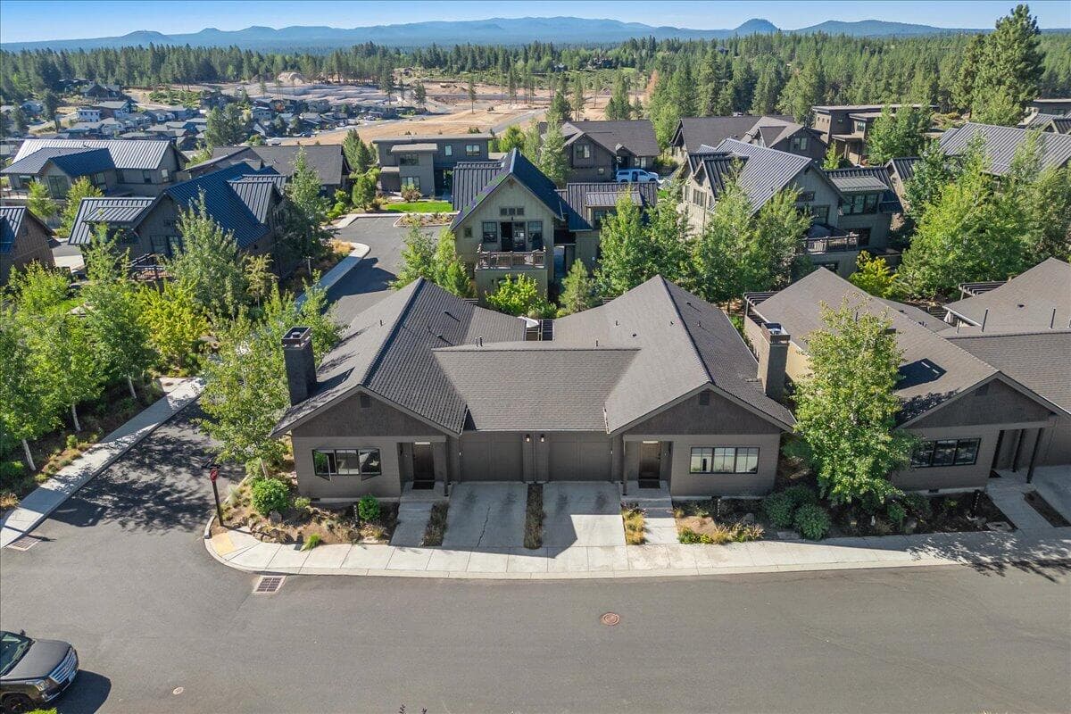 Photo of 61273 Tetherow Drive 32 of 38
