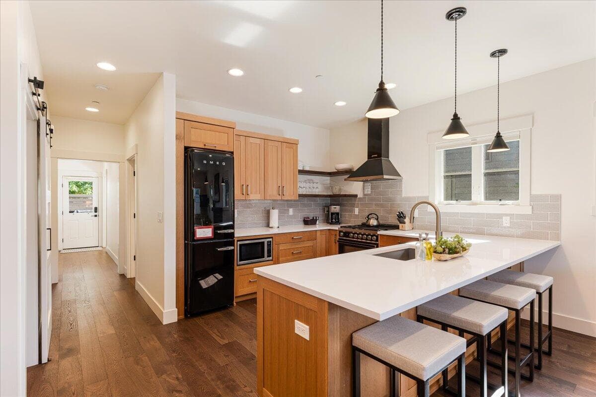 Photo of 61273 Tetherow Drive 9 of 38