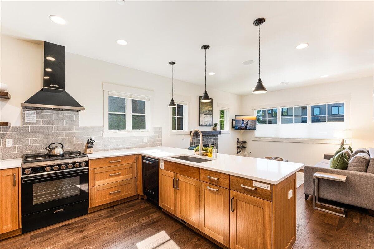 Photo of 61273 Tetherow Drive 11 of 38
