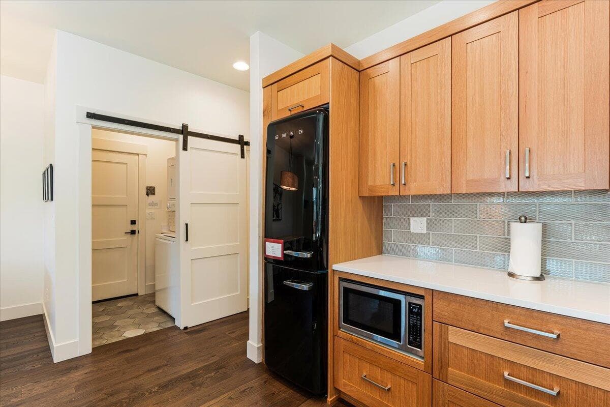 Photo of 61273 Tetherow Drive 13 of 38