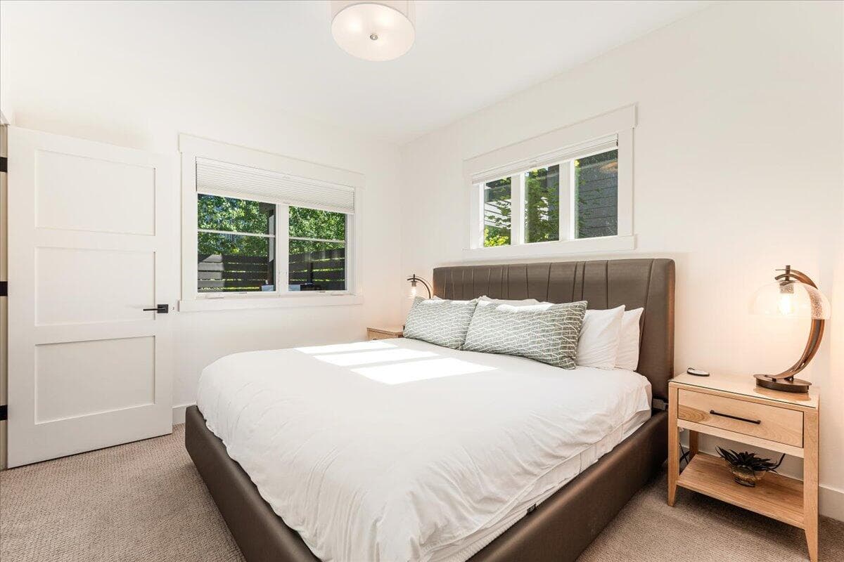 Photo of 61273 Tetherow Drive 15 of 38