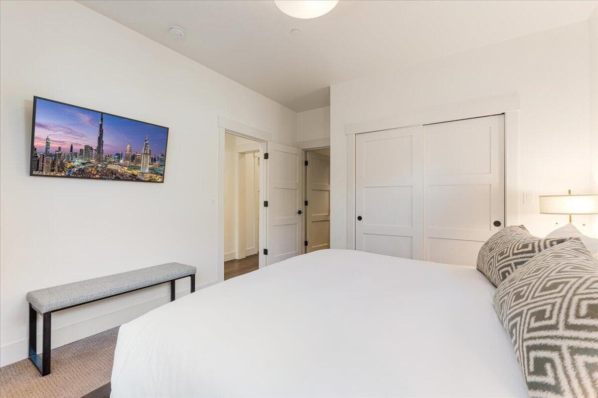 Photo of 61273 Tetherow Drive 18 of 38
