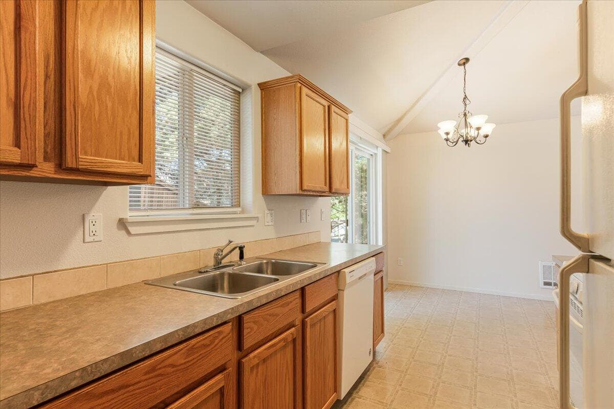 Photo of 20812 Comet Lane 11 of 20