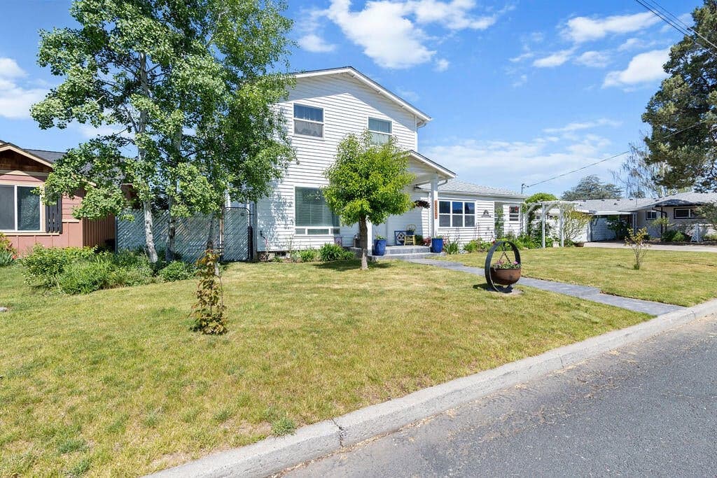 Photo of 1391 Del Norte 3 of 33