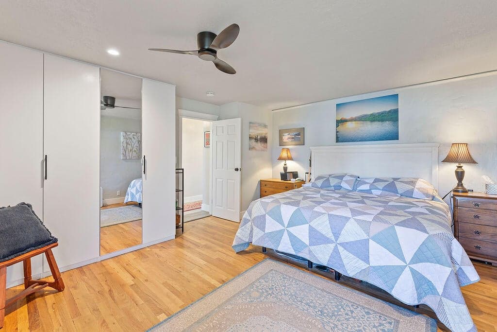 Photo of 1391 NE Del Norte Avenue 19 of 33