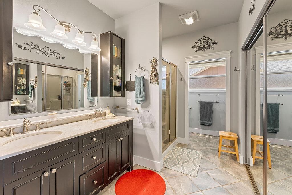 Photo of 1391 NE Del Norte Avenue 20 of 33