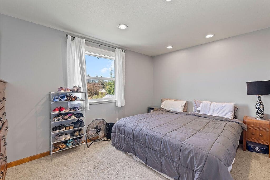 Photo of 1391 NE Del Norte Avenue 22 of 33
