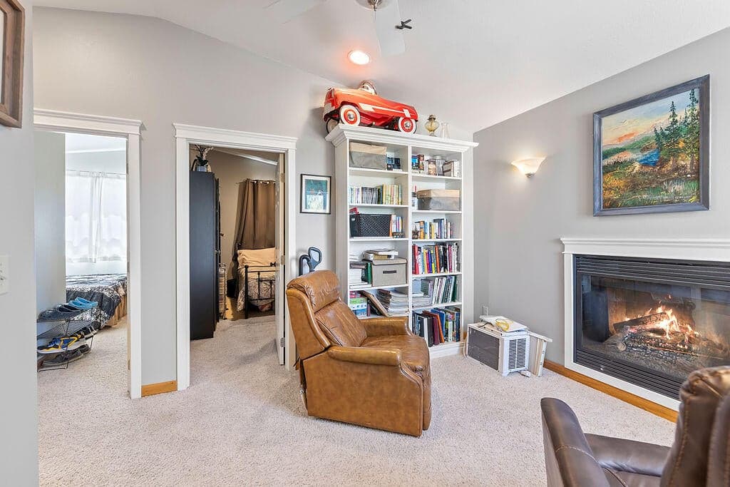 Photo of 1391 NE Del Norte Avenue 23 of 33