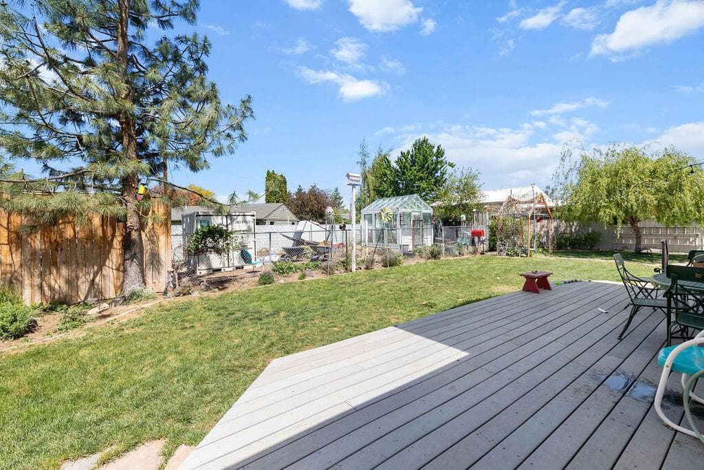 Photo of 1391 NE Del Norte Avenue 29 of 33