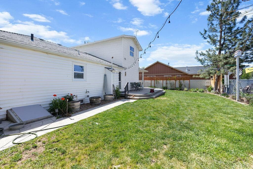Photo of 1391 NE Del Norte Avenue 31 of 33