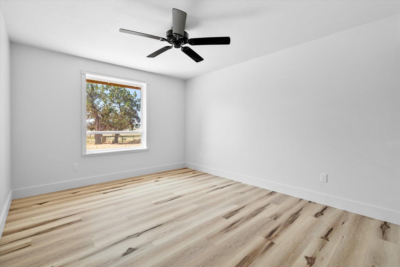 Photo of 25070 Alfalfa Market Road 18 of 29