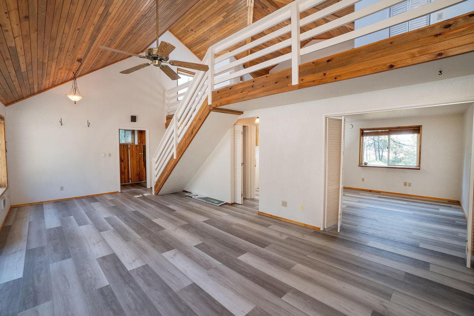 Photo of 16045 Davis Avenue 3 of 41