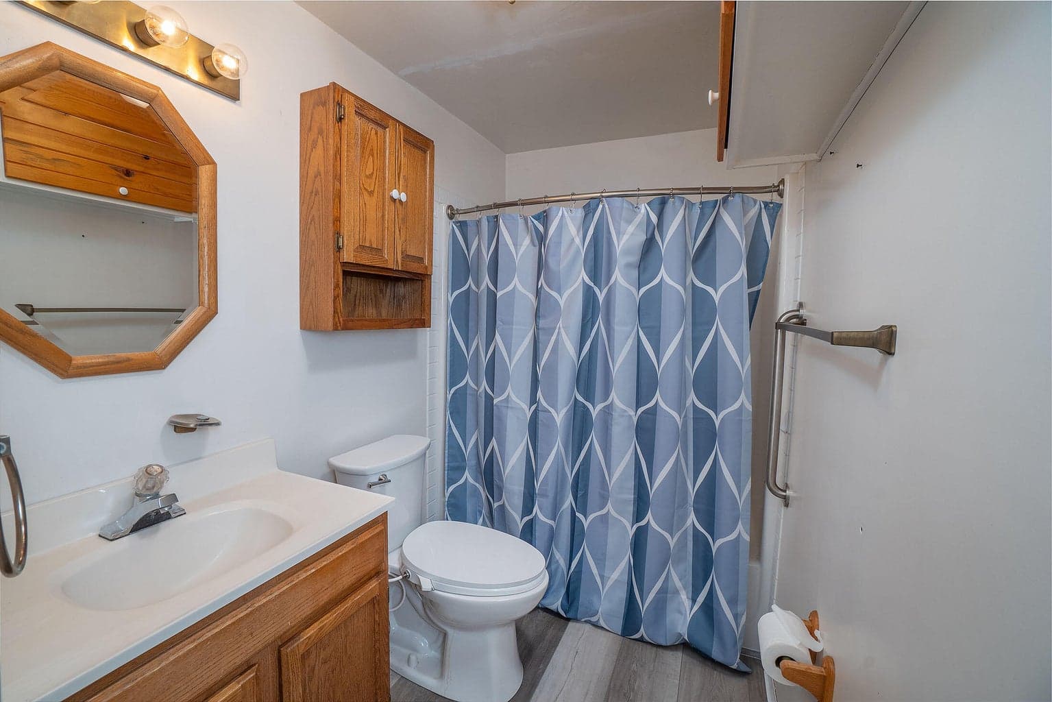 Photo of 16045 Davis Avenue 6 of 41