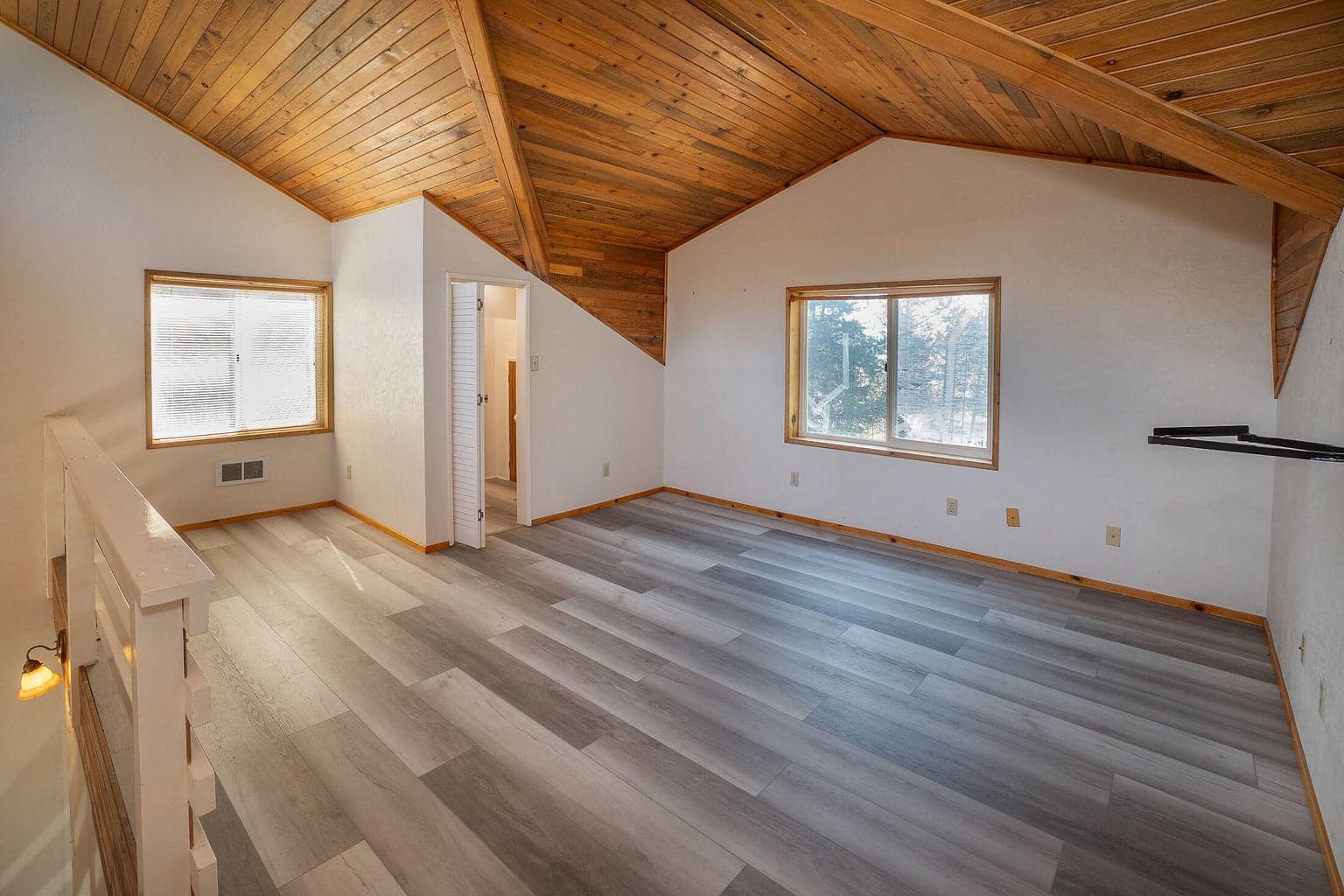Photo of 16045 Davis Avenue 10 of 41