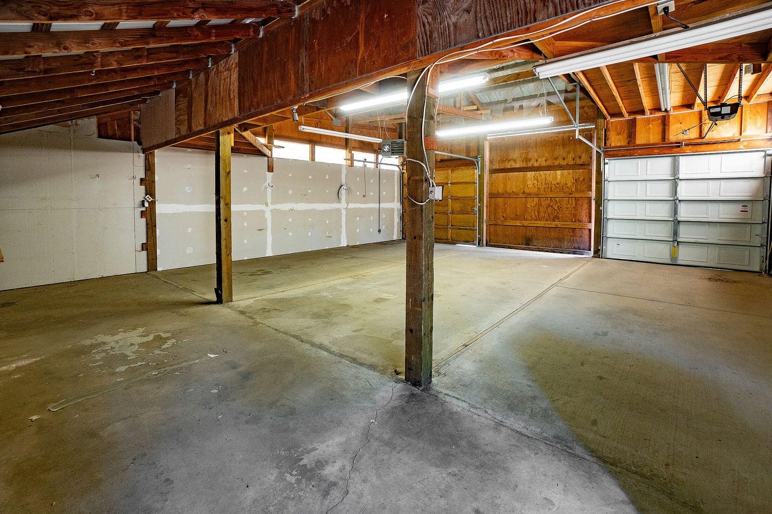 Photo of 16045 Davis Avenue 40 of 41