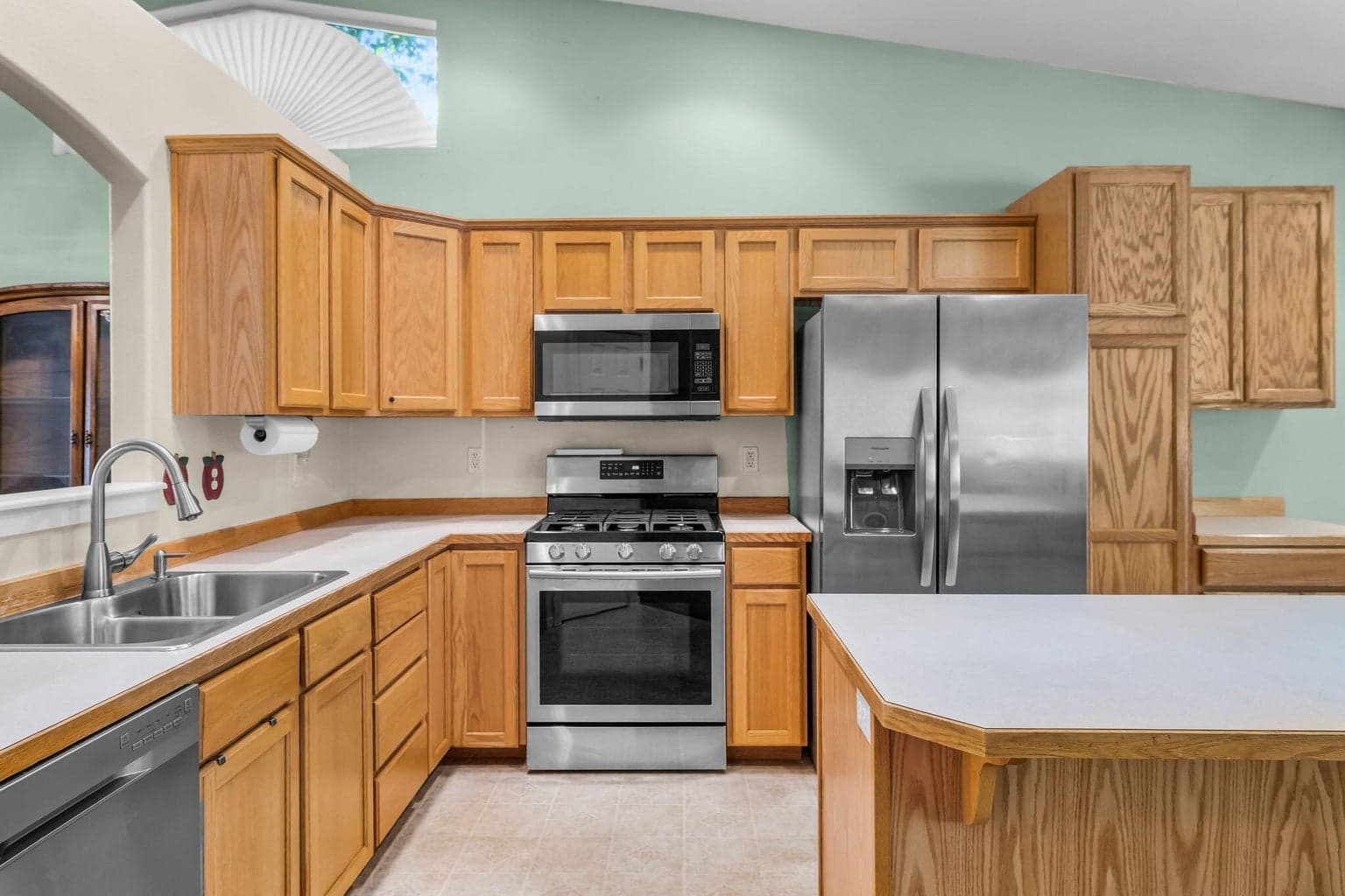 Photo of 1545 NW Spruce Place 13 of 41