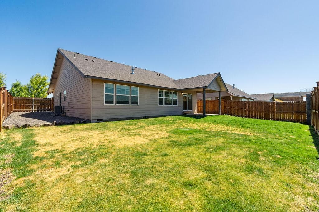 Photo of 1729 NE 3rd Court 39 of 41