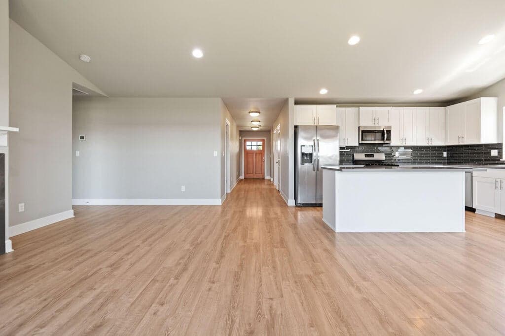 Photo of 1729 NE 3rd Court 13 of 41