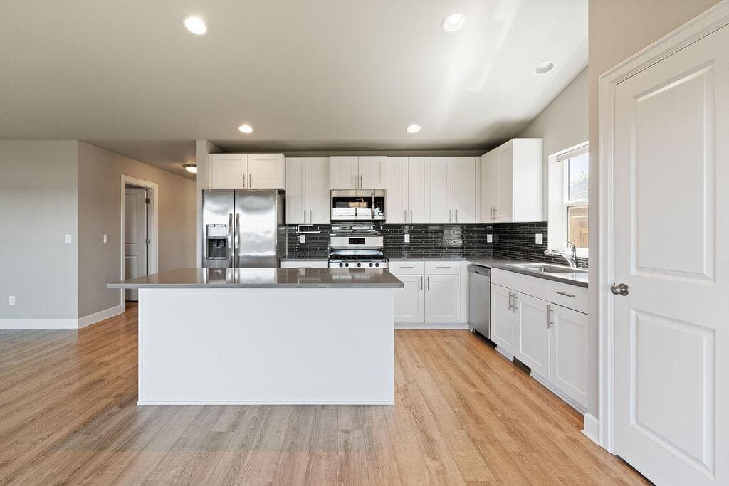 Photo of 1729 NE 3rd Court 15 of 41