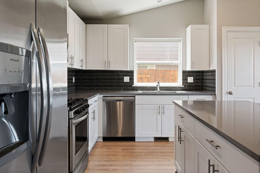 Photo of 1729 NE 3rd Court 17 of 41